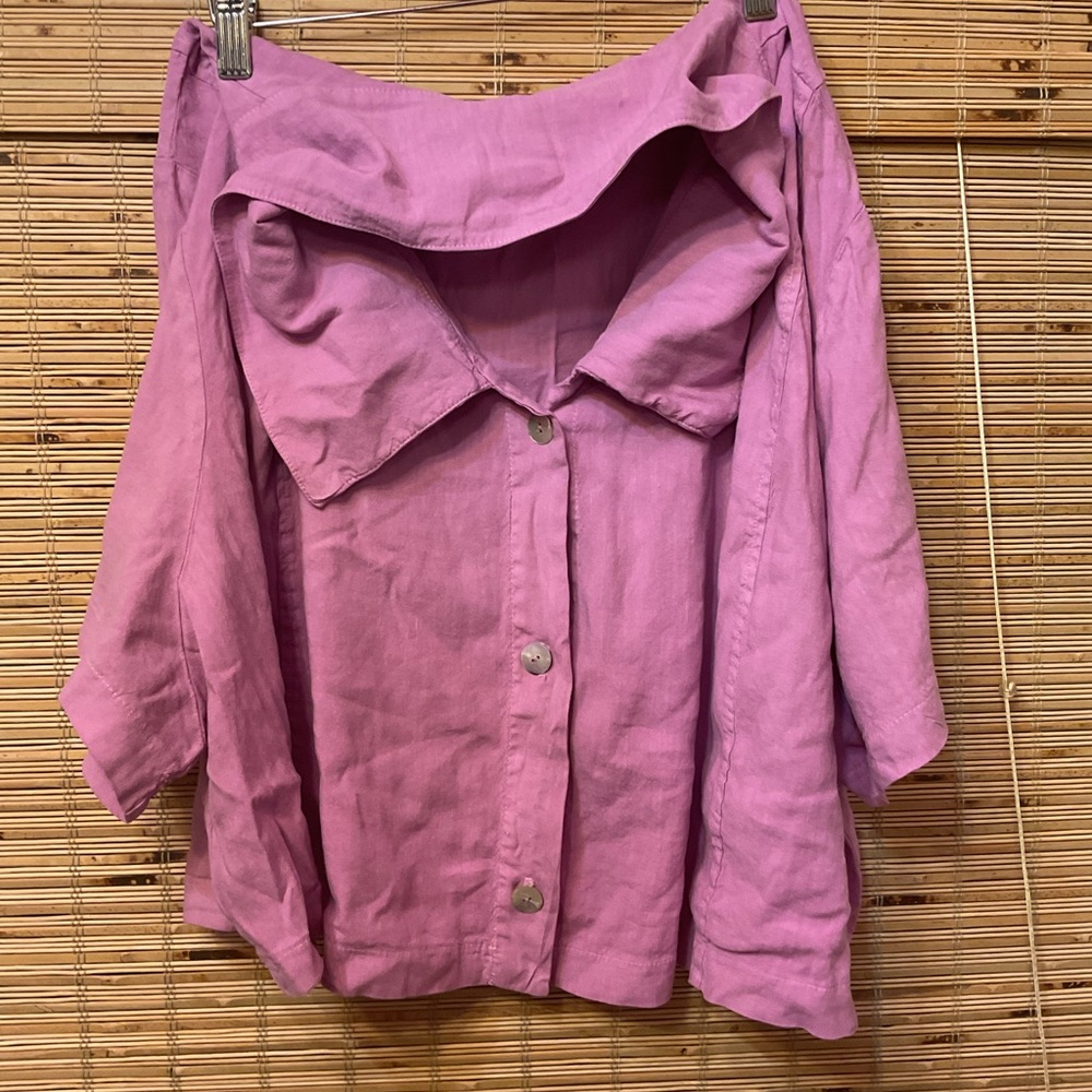 What Lo Wants cropped pink shirt